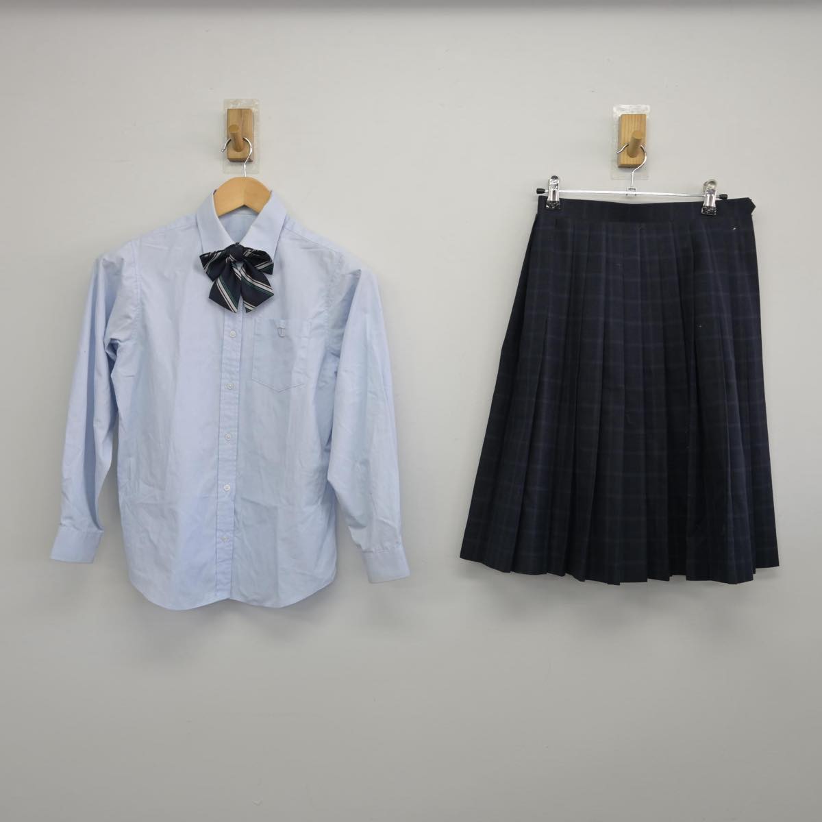 【中古】東京都 葛飾区立立石中学校 女子制服 4点（ブレザー・シャツ・スカート）sf031834