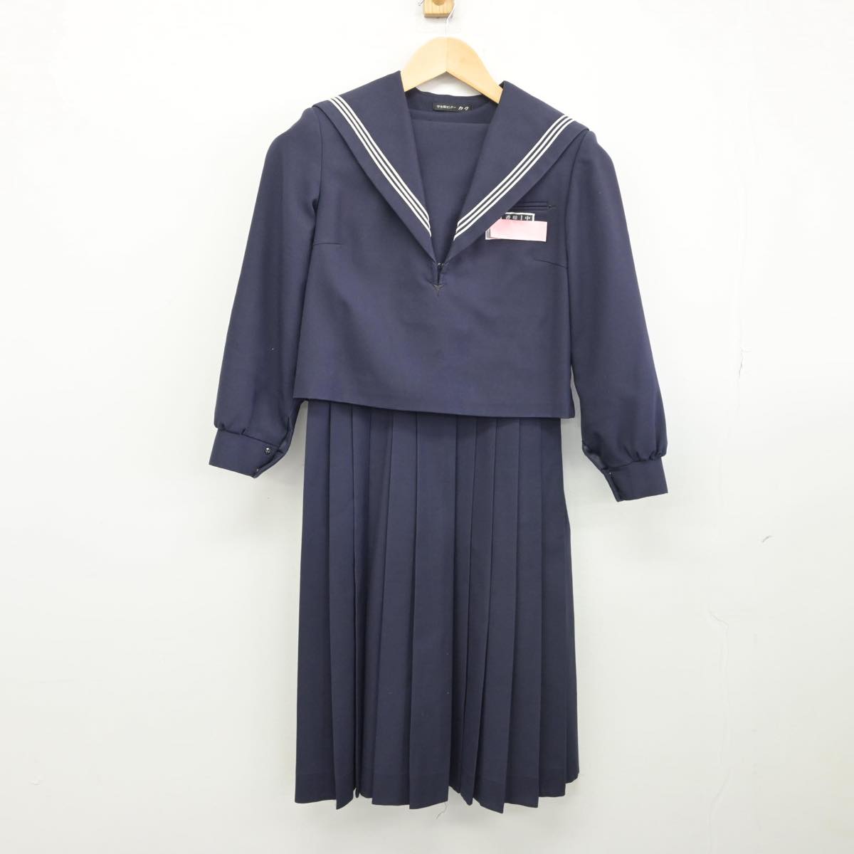 【中古】福岡県 香椎第一中学校 女子制服 2点（セーラー服・ジャンパースカート）sf031844