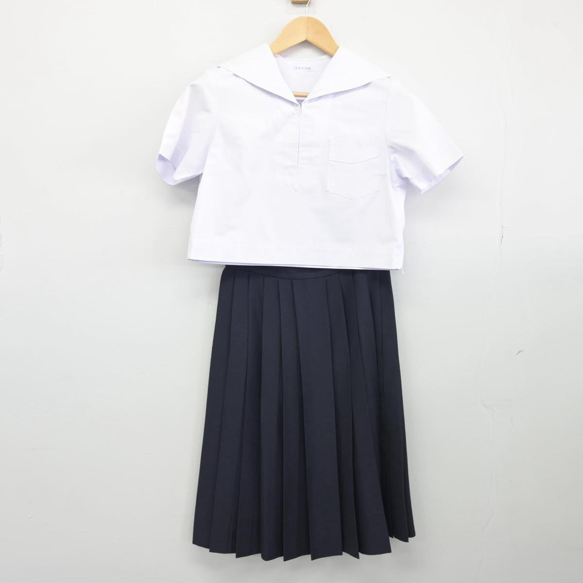 【中古】福岡県 筑紫女学園高等学校 女子制服 2点（セーラー服・スカート）sf031849