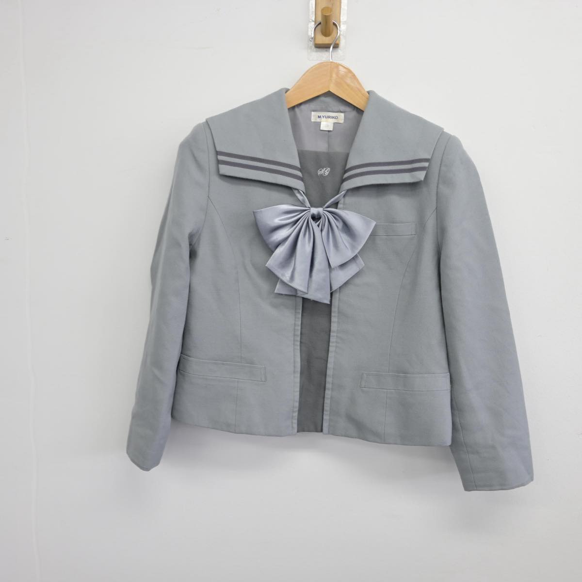 【中古】奈良県 聖心学園中等教育学校 女子制服 3点（セーラー服・スカート）sf031865