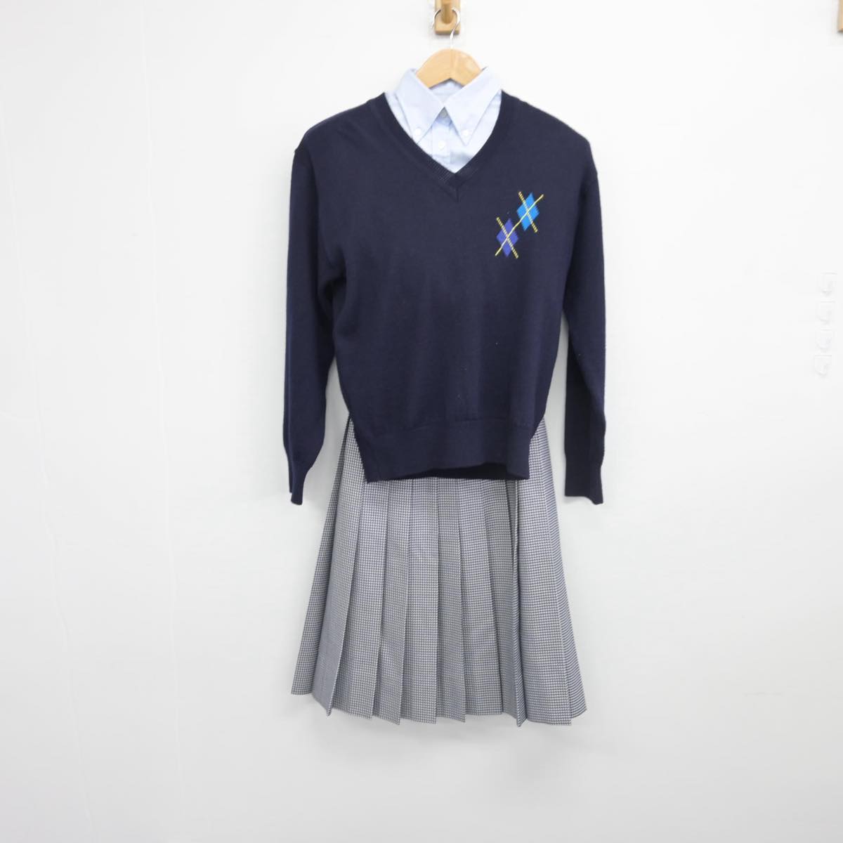 【中古】神奈川県 聖セシリア 女子中学校 女子制服 3点（シャツ・ニット・スカート）sf031871