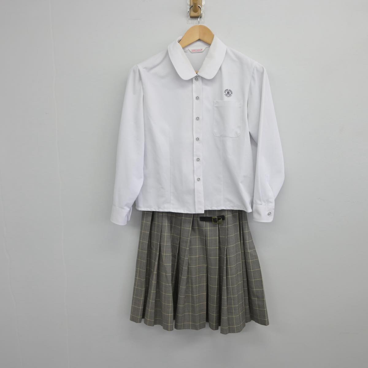 【中古】福岡県 私立久留米学園高等学校 女子制服 4点（ブレザー・シャツ・ニット・スカート）sf031882