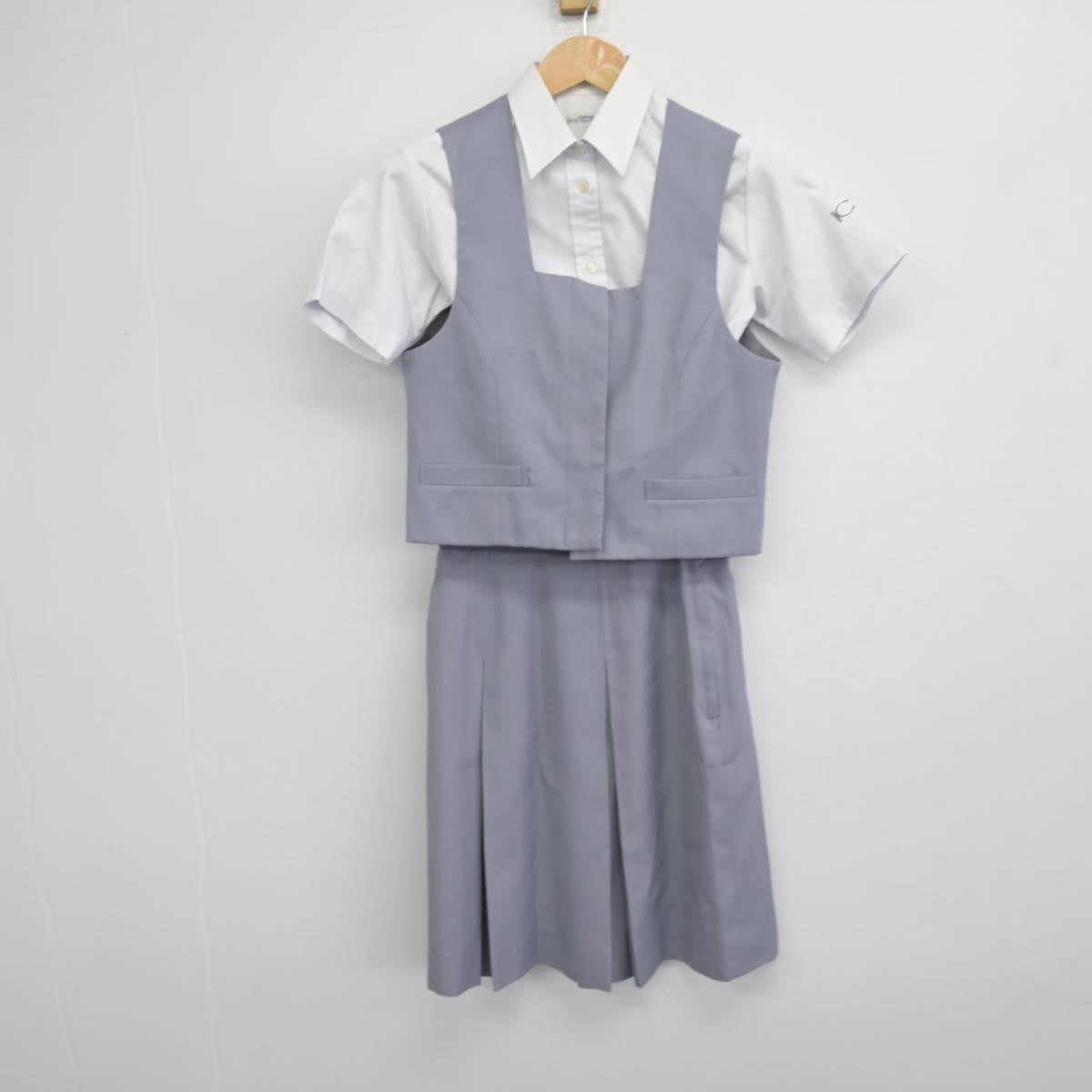 【中古】茨城県 茨城キリスト教学園高等学校 女子制服 3点（ベスト・シャツ・スカート）sf031909