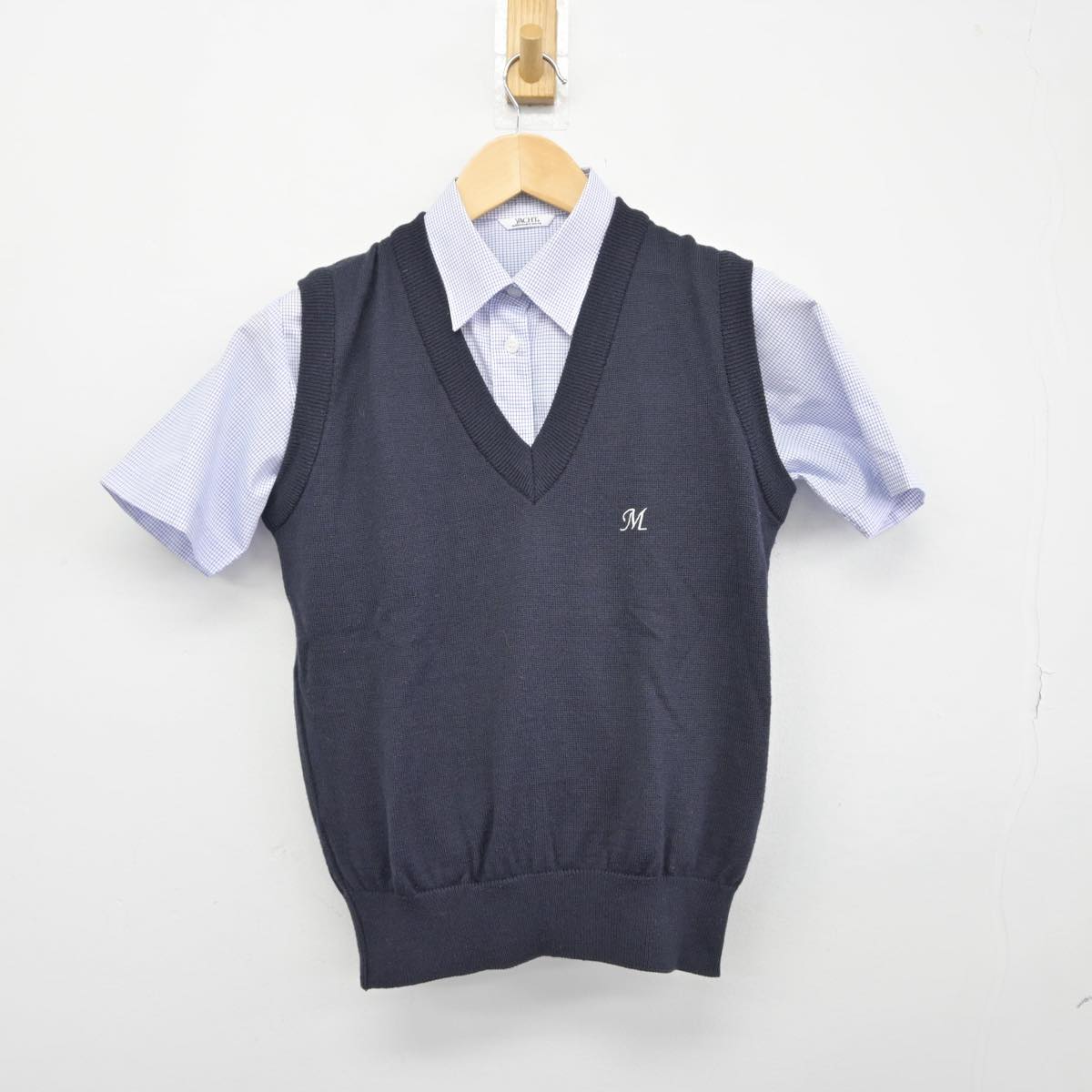 【中古】滋賀県 守山中学校・高等学校 女子制服 3点（ニットベスト・シャツ）sf031929