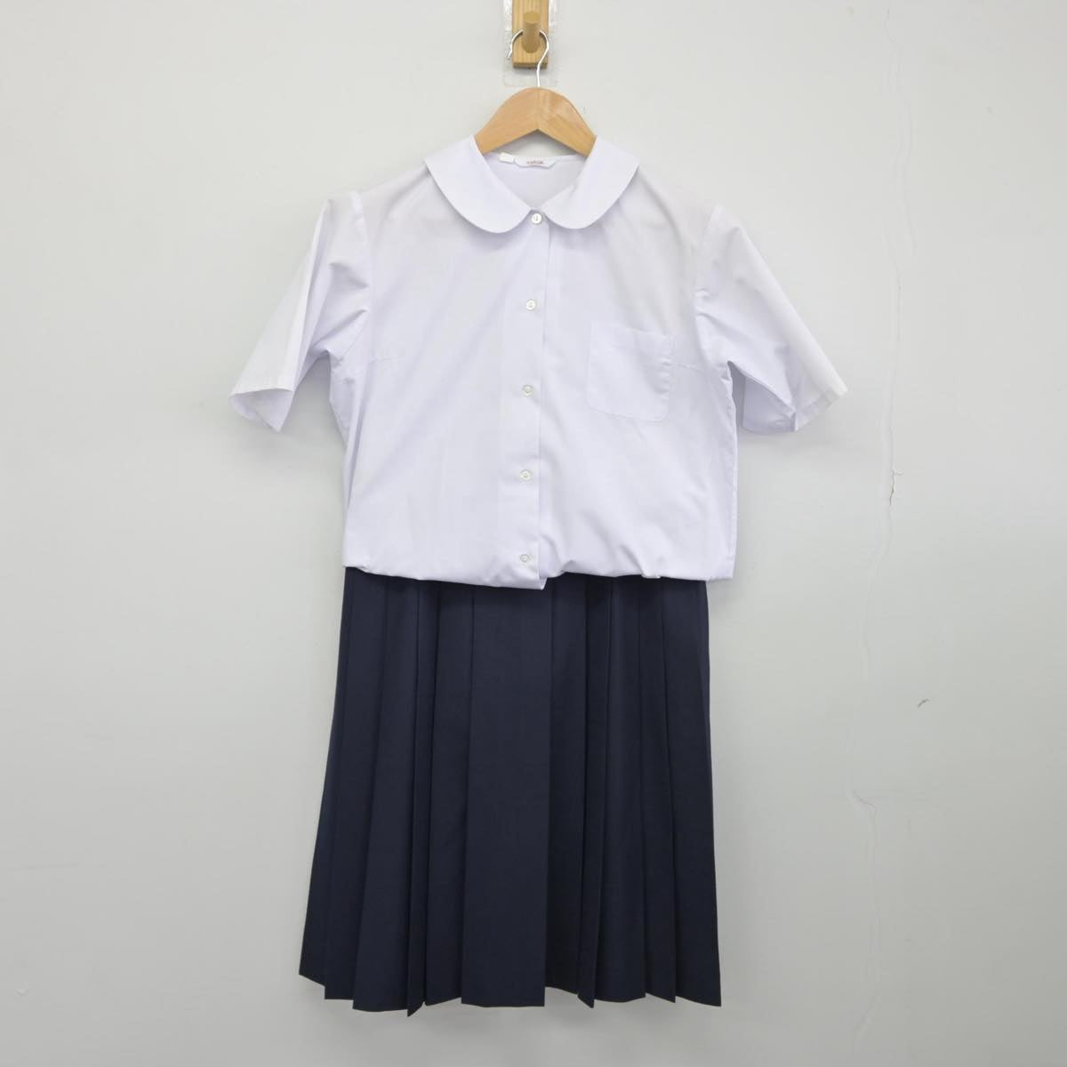 【中古】茨城県 泉丘中学校 女子制服 2点（シャツ・スカート）sf031945