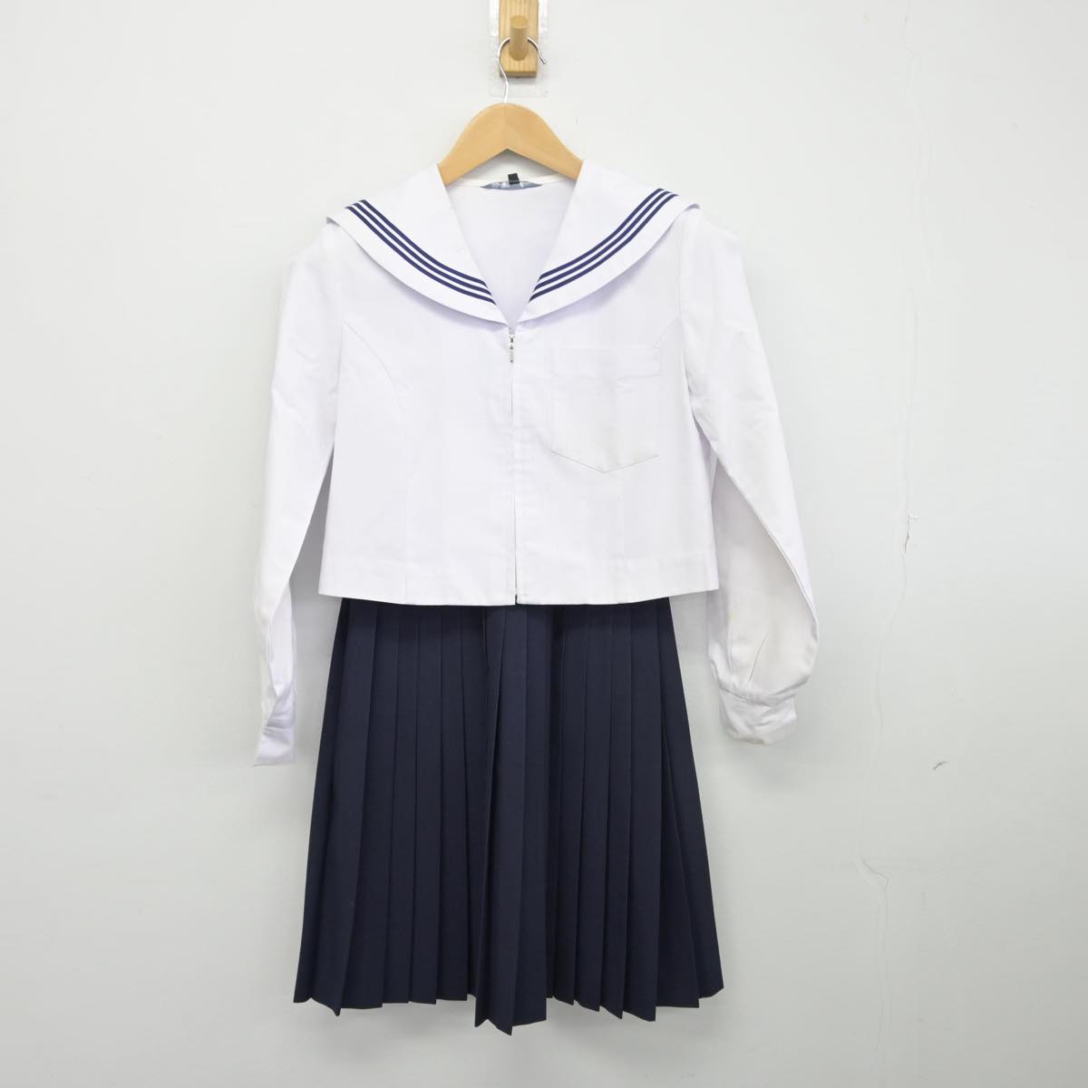 【中古】和歌山県 桐蔭高等学校 女子制服 3点（セーラー服・スカート）sf031956