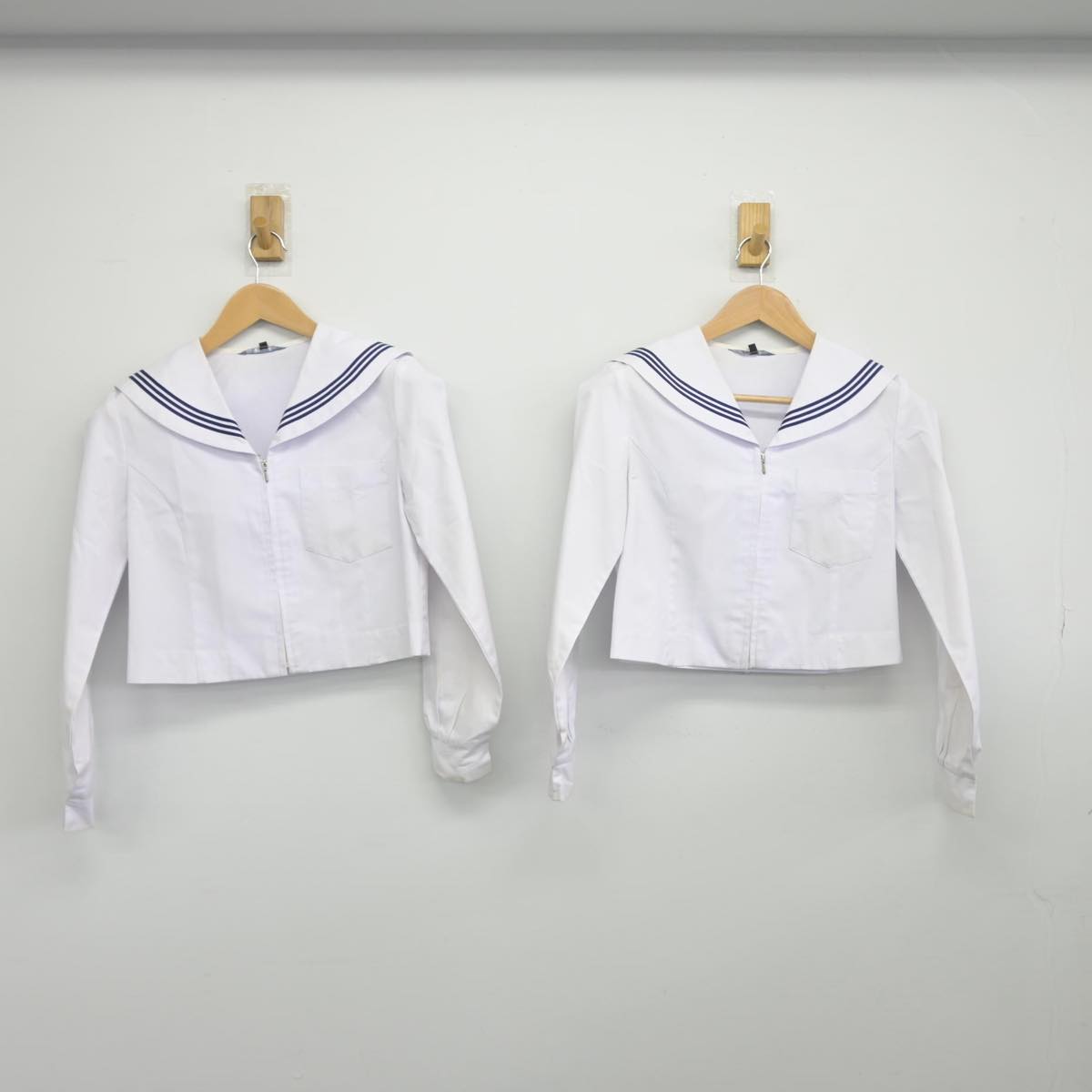 【中古】和歌山県 桐蔭高等学校 女子制服 3点（セーラー服・スカート）sf031956