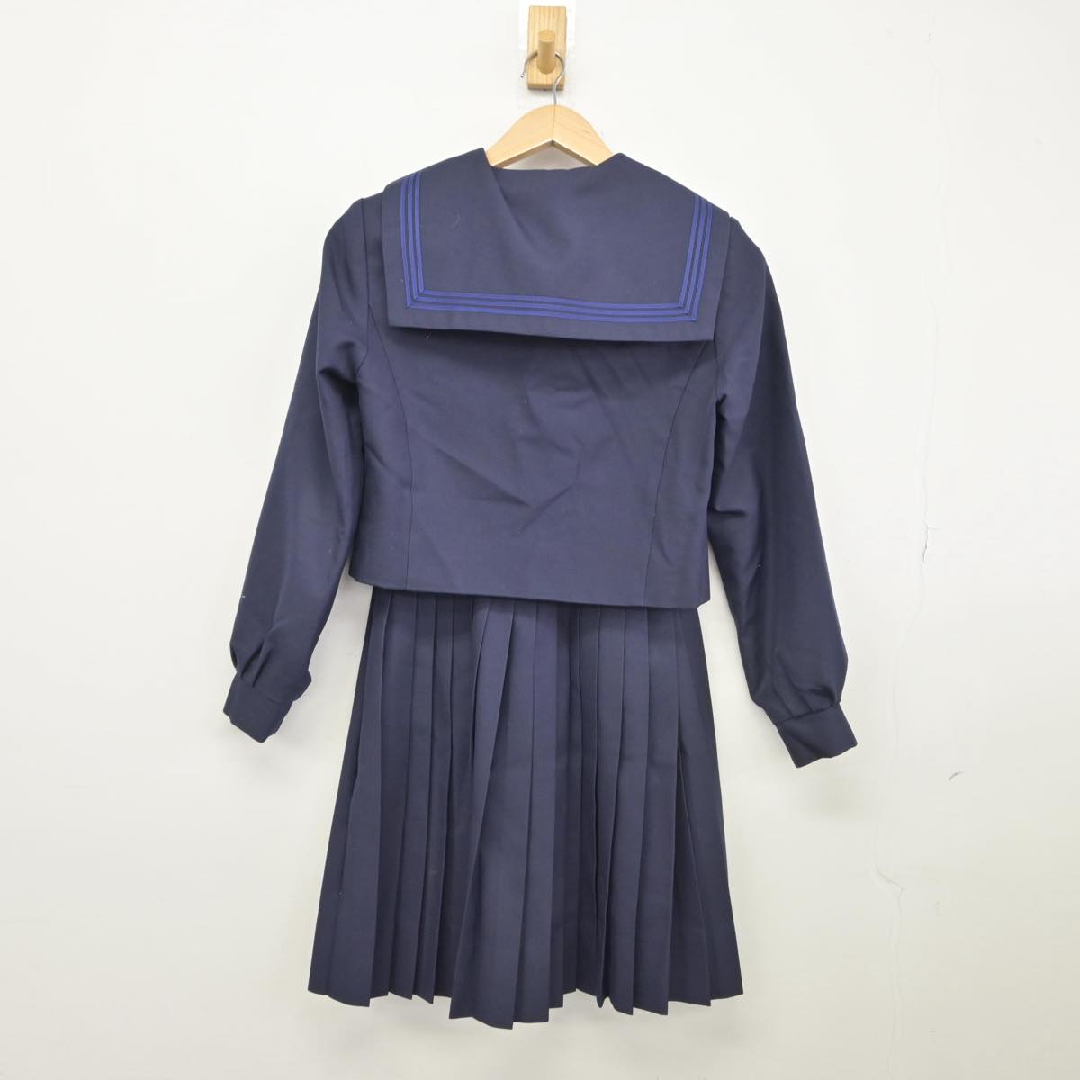 【中古】和歌山県 桐蔭高等学校 女子制服 3点（セーラー服・スカート）sf031957