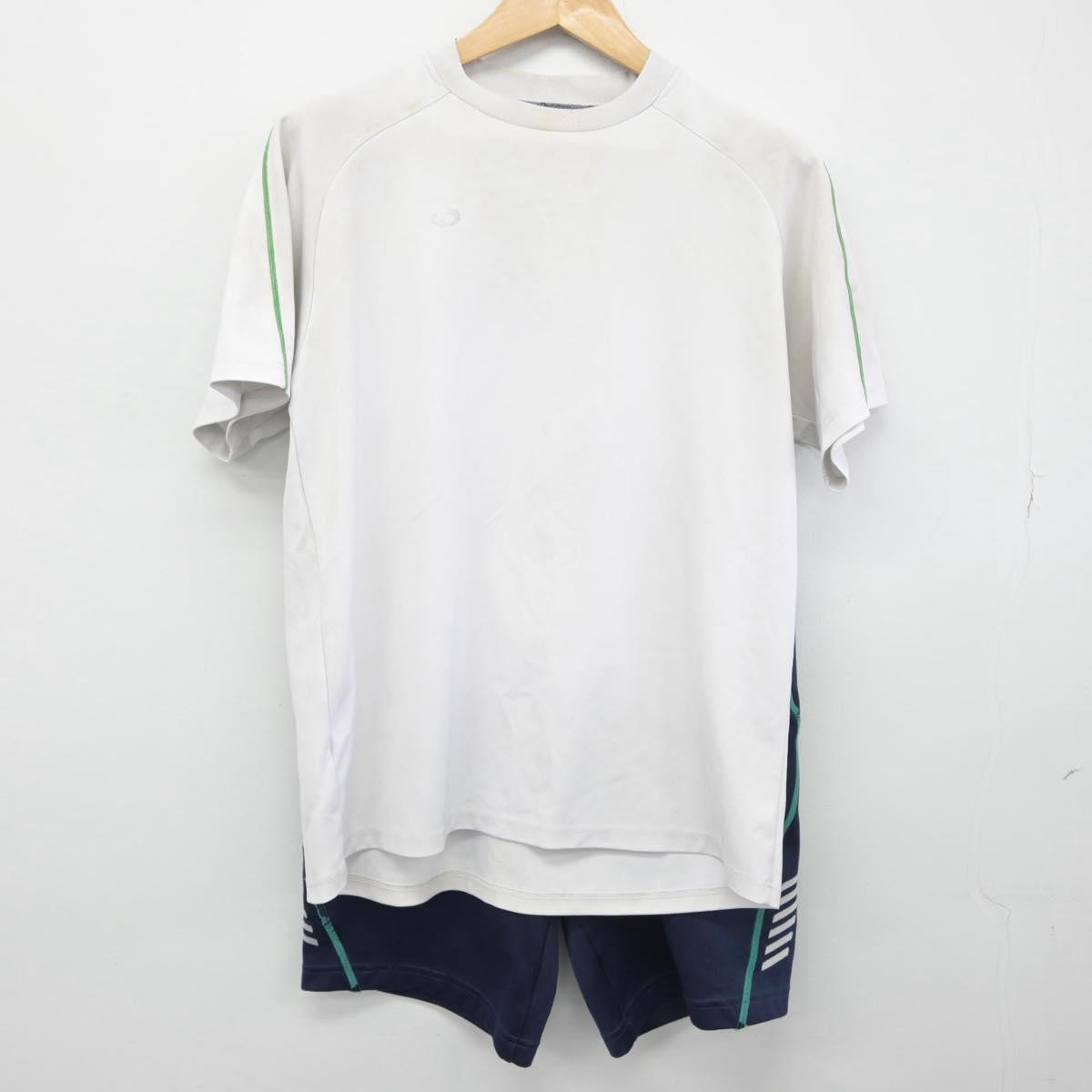 【中古】石川県 森本中学校 女子制服 2点（体操服 上・体操服 下）sf031963