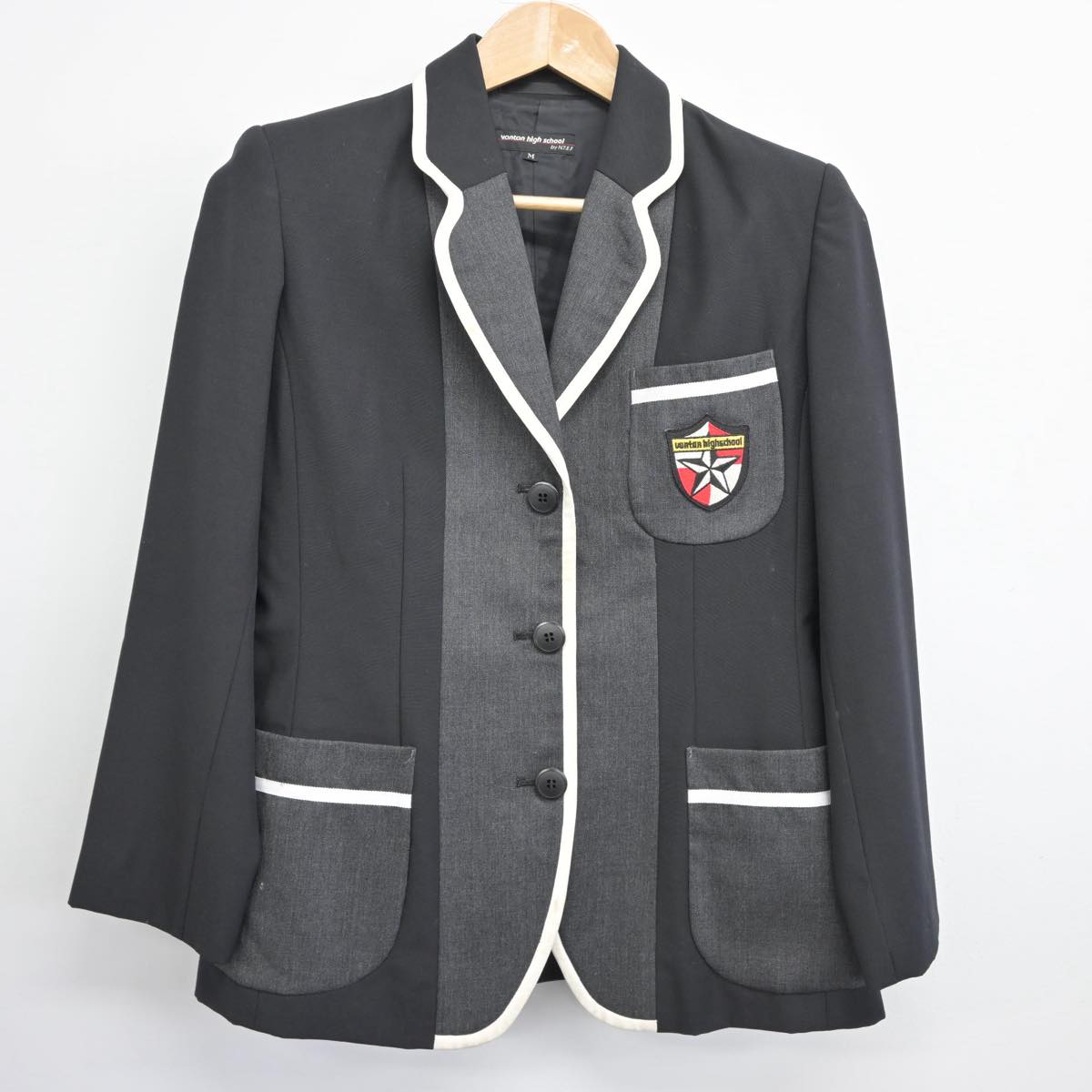 【中古】東京都 バンタンデザイン研究所高等部 女子制服 2点（ブレザー・スカート）sf031995