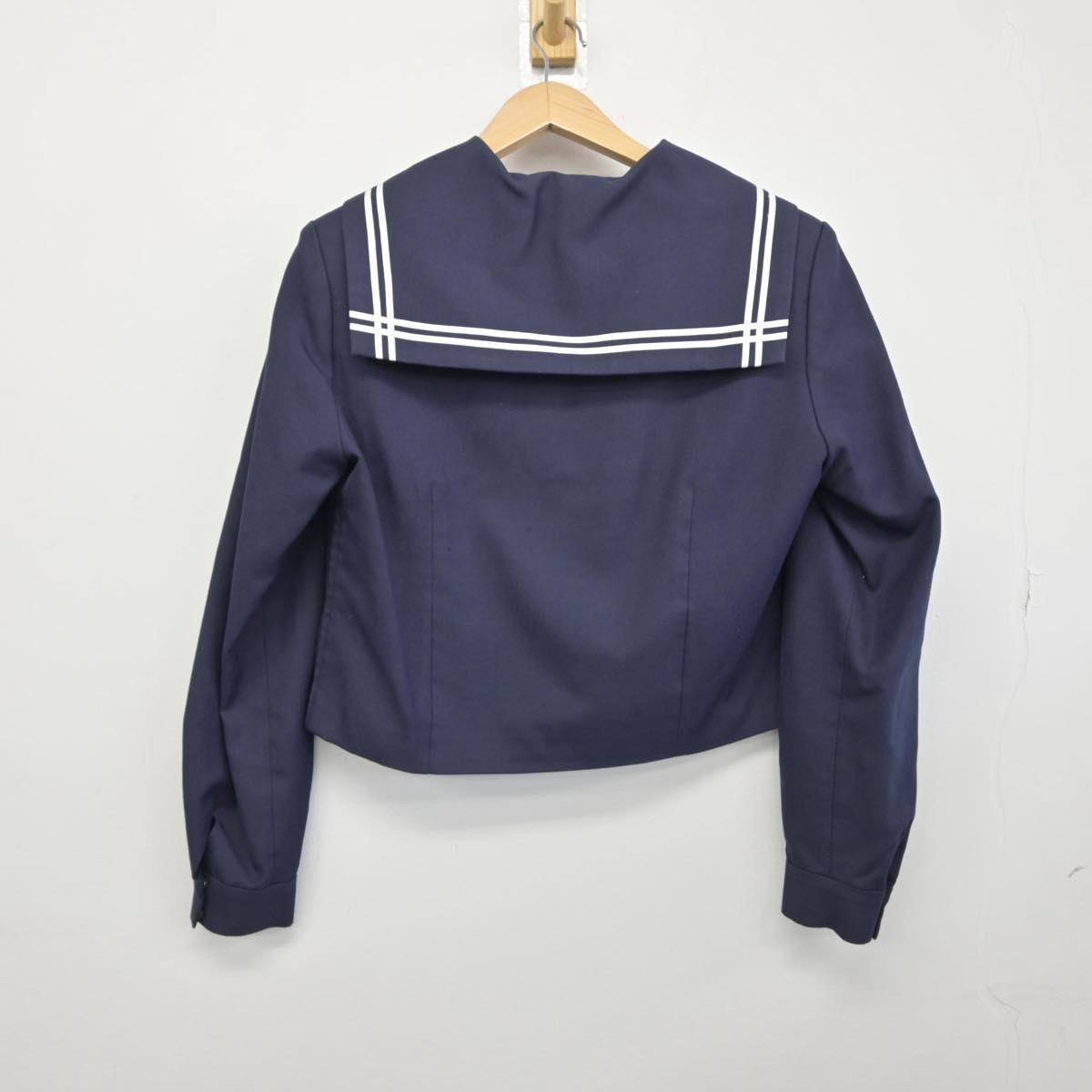 【中古】 学校名不明 女子制服 3点（セーラー服・スカート）sf032031