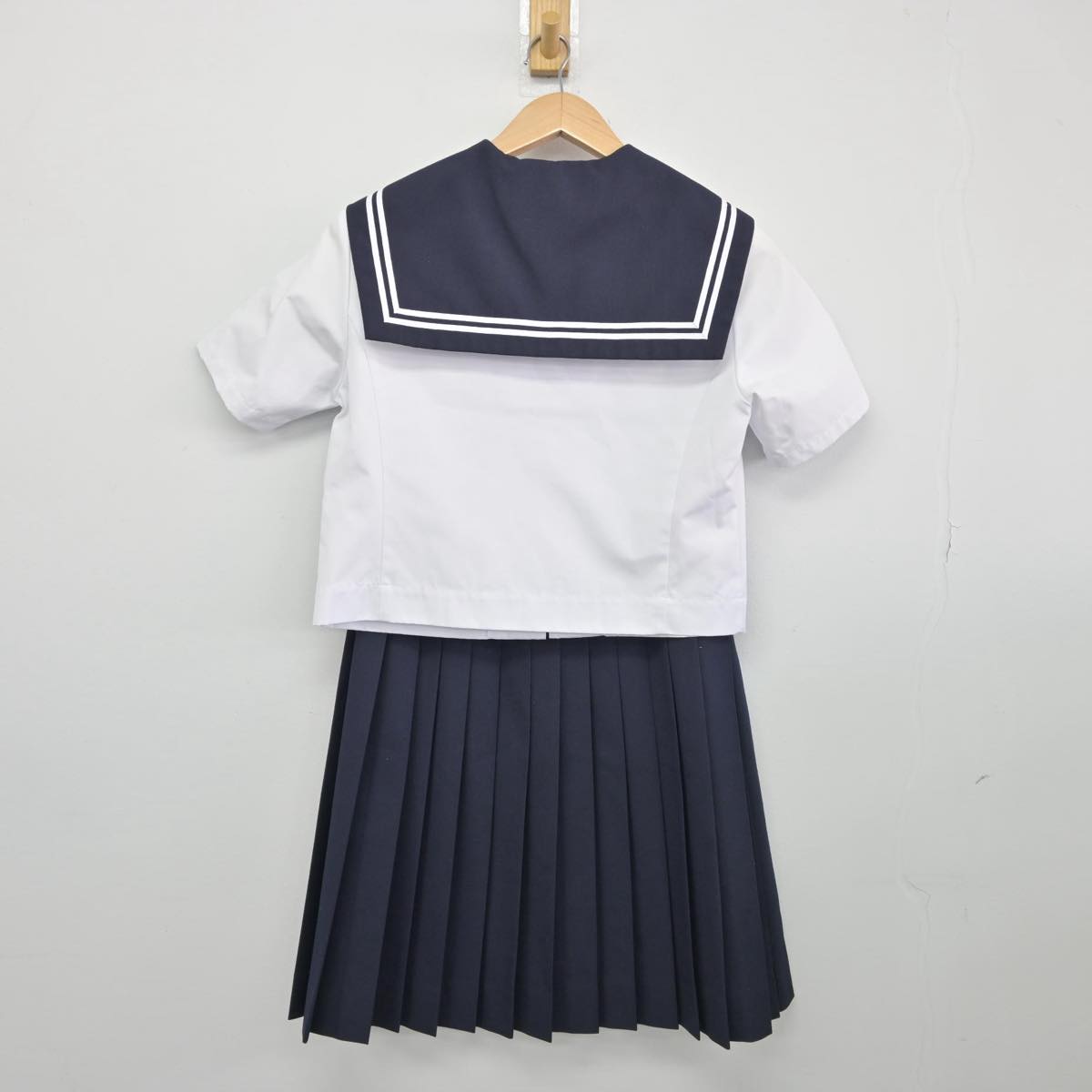 【中古】愛知県 愛知県立横須賀高等学校 女子制服 3点（セーラー服・スカート）sf032060