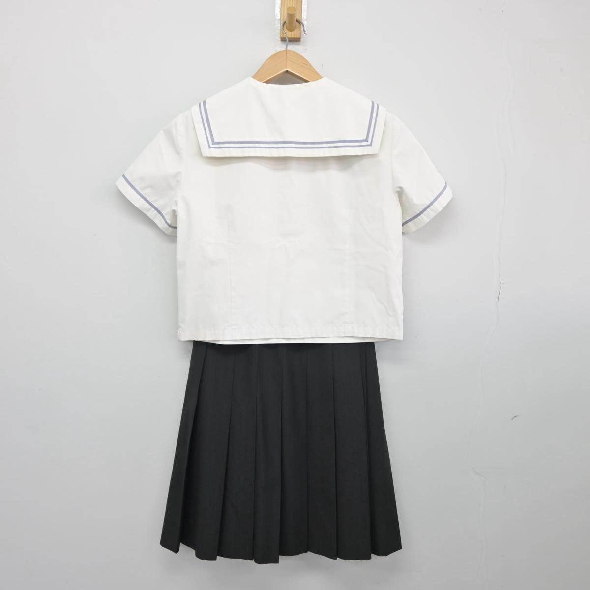 【中古】愛知県 名古屋女子大学高等学校 女子制服 2点（セーラー服・スカート）sf032077