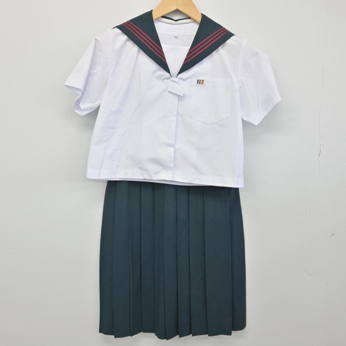 【中古】千葉県 国府台女子学院 小学部 女子制服 3点（セーラー服・セーラー服・スカート）sf032097