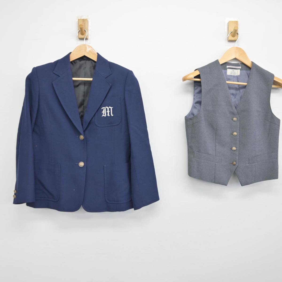 【中古】神奈川県 川崎市立南河原中学校 女子制服 2点（ブレザー・ベスト）sf032111