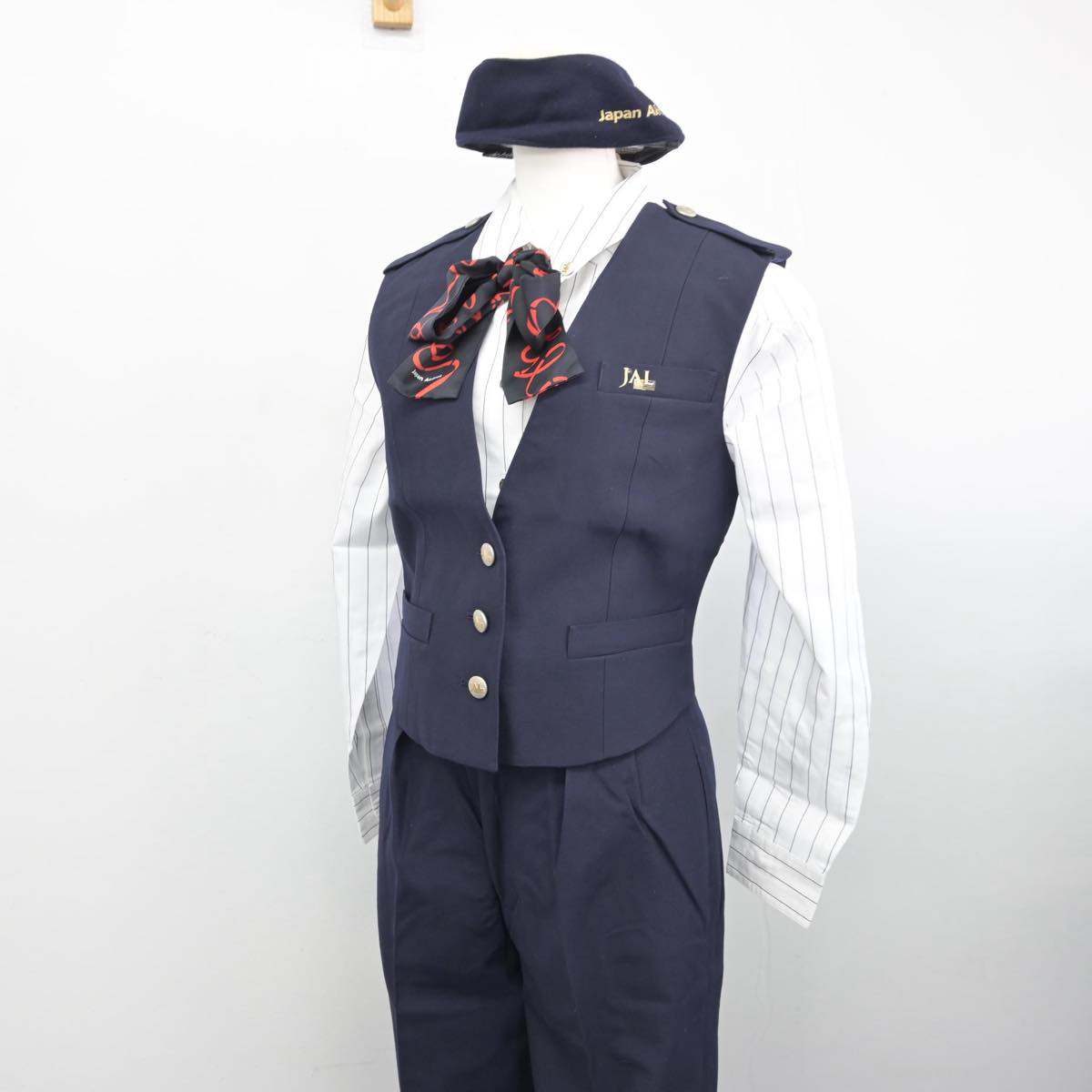 【中古】 JAL 日本航空 女子制服 6点（シャツ・ベスト・ズボン）sf032152