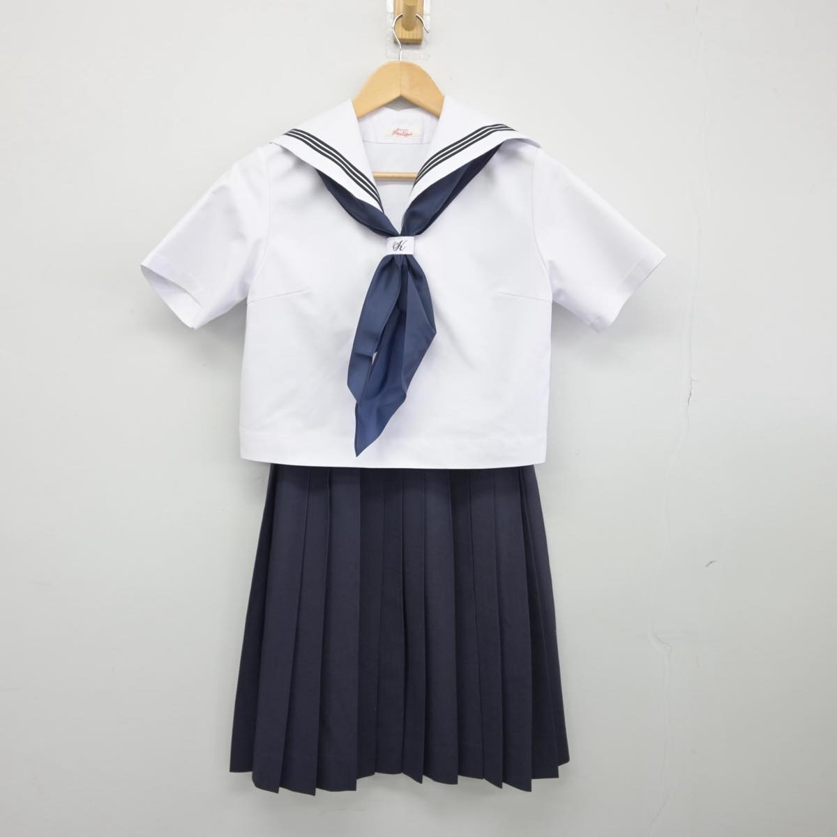 【中古】広島県 尾道北高等学校 女子制服 4点（セーラー服・セーラー服・スカート）sf032194