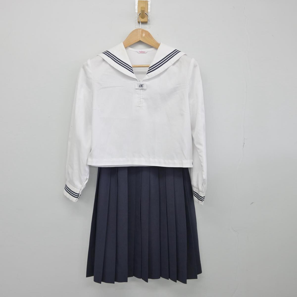 【中古】広島県 尾道北高等学校 女子制服 4点（セーラー服・セーラー服・スカート）sf032194