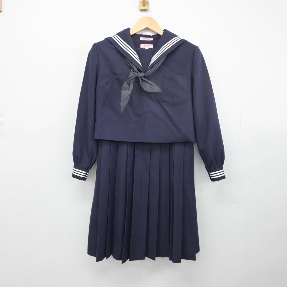 【中古】茨城県 三和中学校 女子制服 3点（セーラー服・ジャンパースカート）sf032237