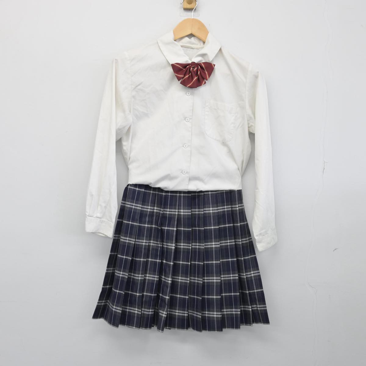 【中古】埼玉県 鴻巣女子高等学校 女子制服 4点（ブレザー・シャツ・スカート）sf032243