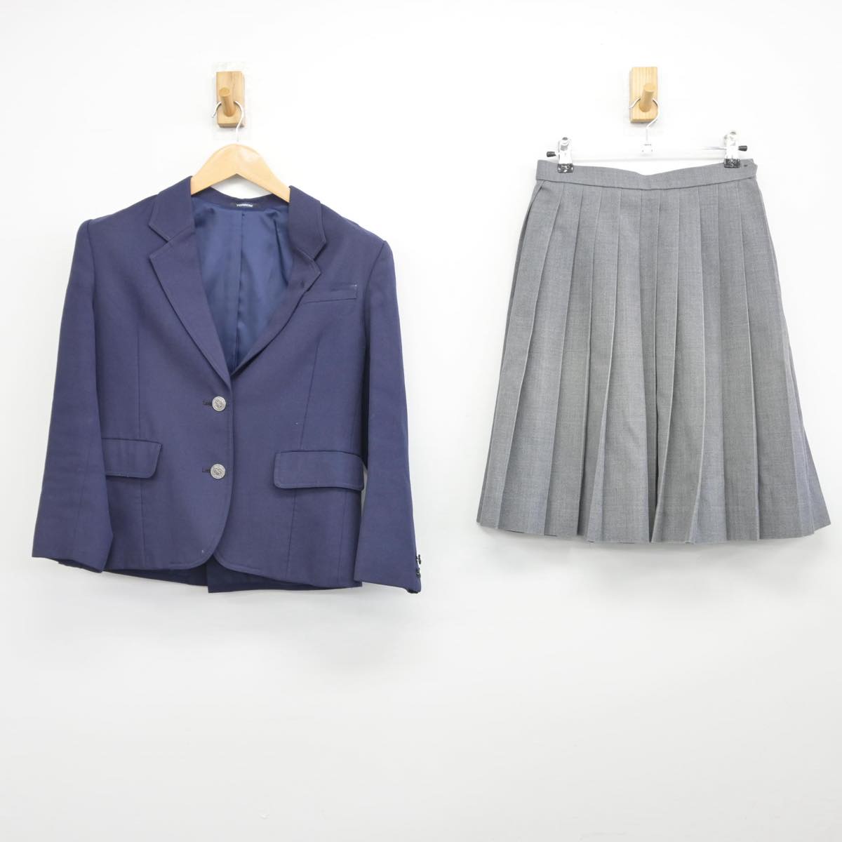 【中古】茨城県 勝田第一中学校 女子制服 2点（ブレザー・スカート）sf032273