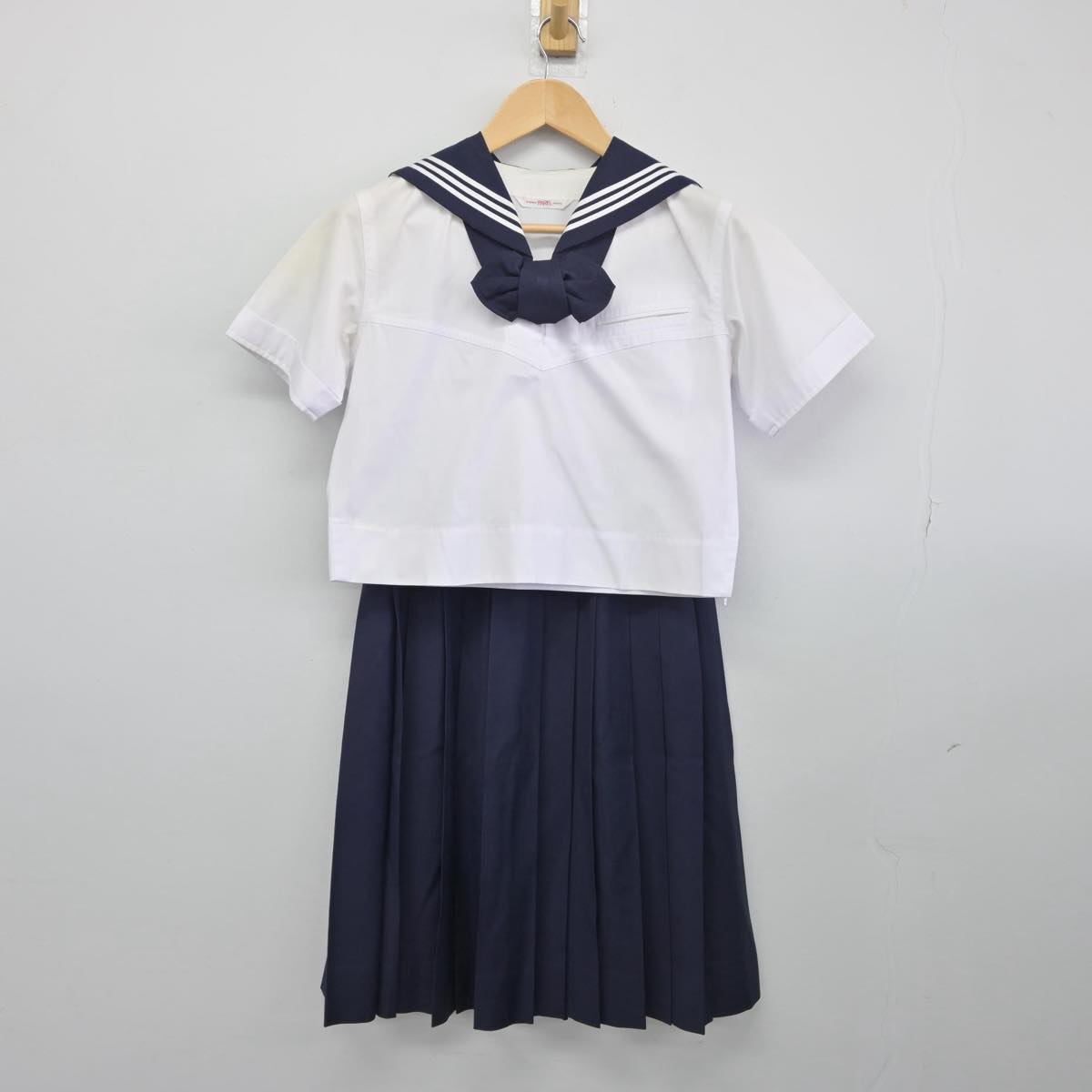 【中古】東京都 大妻中学高等学校 女子制服 4点（ニット・セーラー服・スカート）sf032290