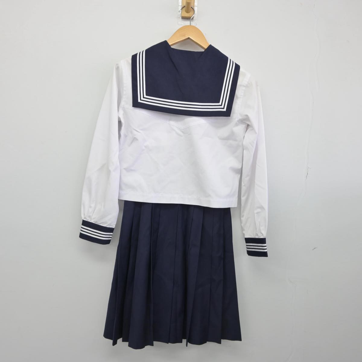 【中古】東京都 大妻中学高等学校 女子制服 3点（ニット・セーラー服・スカート）sf032291