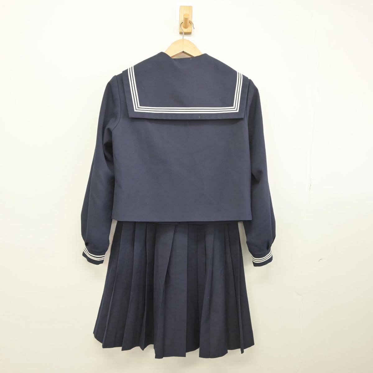 【中古】茨城県 勝田第一中学校 女子制服 3点（セーラー服・スカート）sf032299