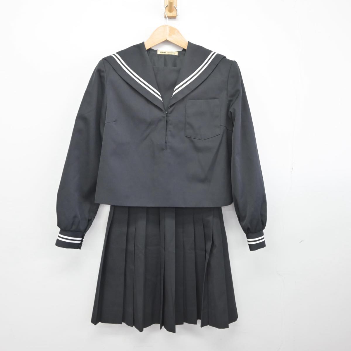 【中古】静岡県 北上中学校 女子制服 2点（セーラー服・スカート）sf032309