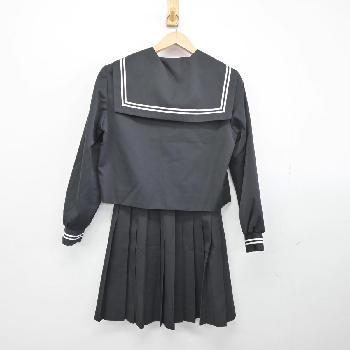 【中古】静岡県 北上中学校 女子制服 2点（セーラー服・スカート）sf032309