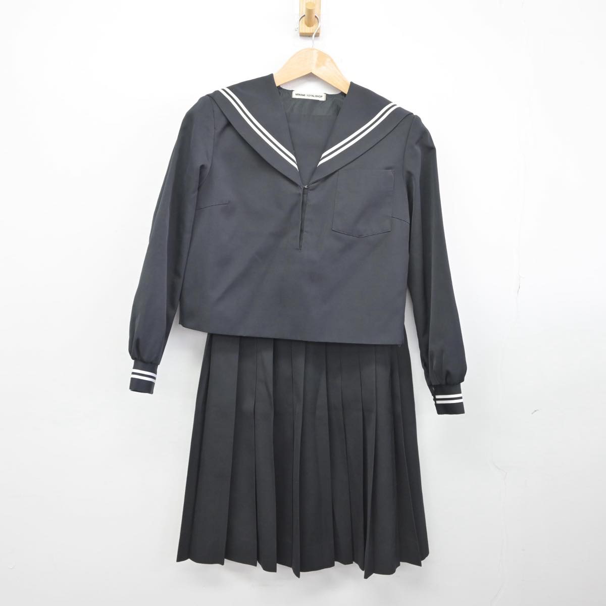 【中古】静岡県 北上中学校 女子制服 2点（セーラー服・スカート）sf032310