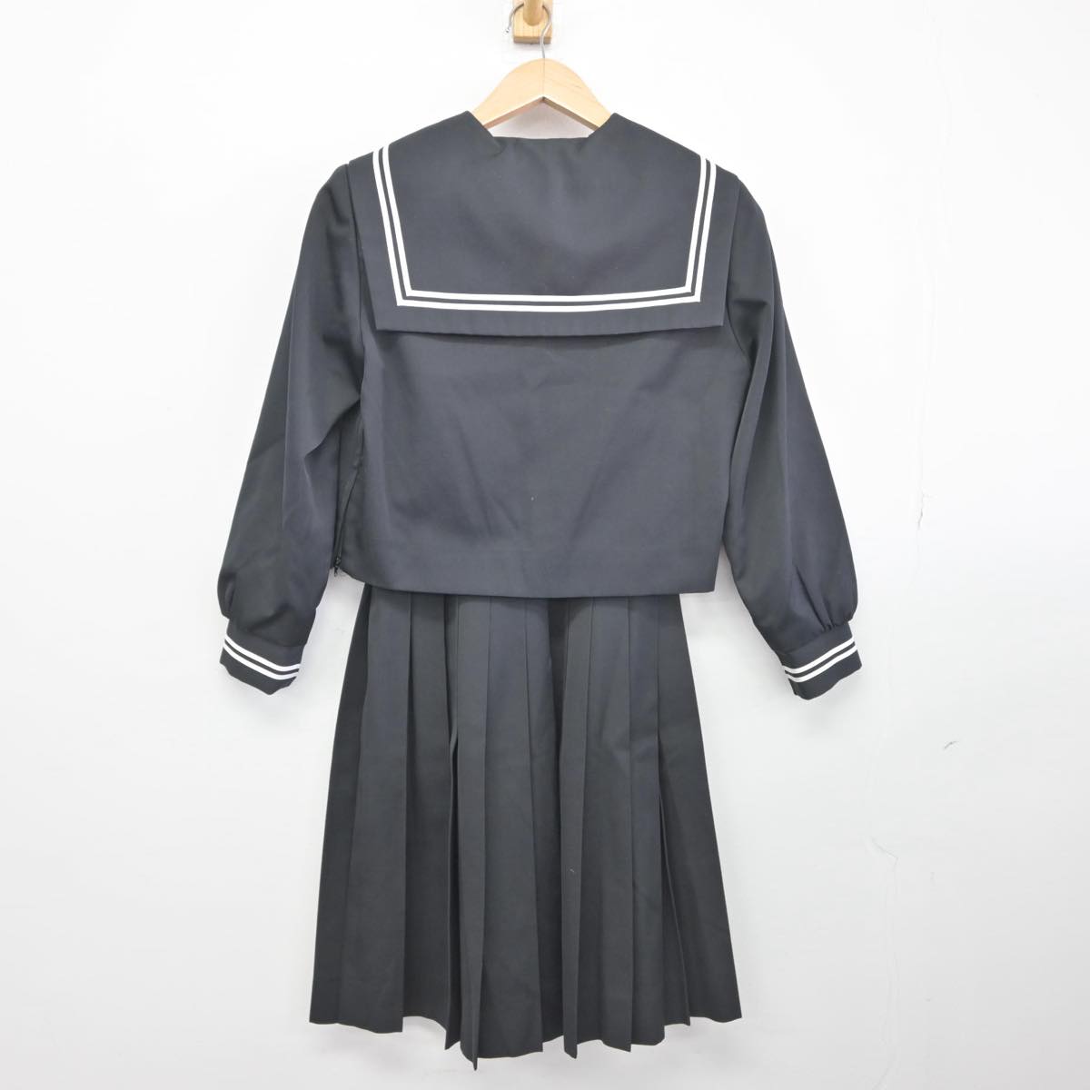 【中古】静岡県 北上中学校 女子制服 2点（セーラー服・スカート）sf032312