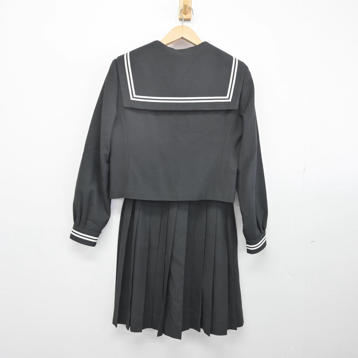 【中古】静岡県 北上中学校 女子制服 3点（セーラー服・スカート）sf032313