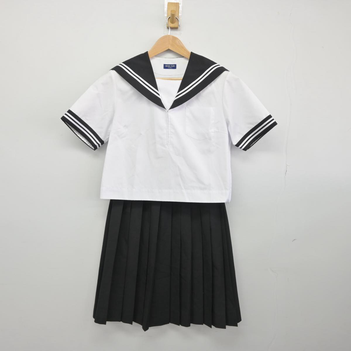 【中古】静岡県 北上中学校 女子制服 3点（セーラー服・セーラー服・スカート）sf032314