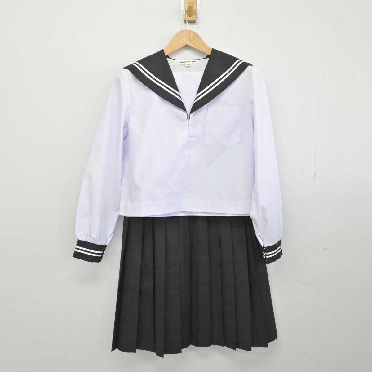 【中古】静岡県 北上中学校 女子制服 3点（セーラー服・スカート）sf032317