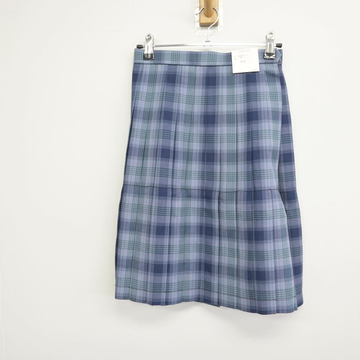 【中古】千葉県 秀明八千代高等学校 女子制服 4点（シャツ・ニットベスト・スカート）sf032337