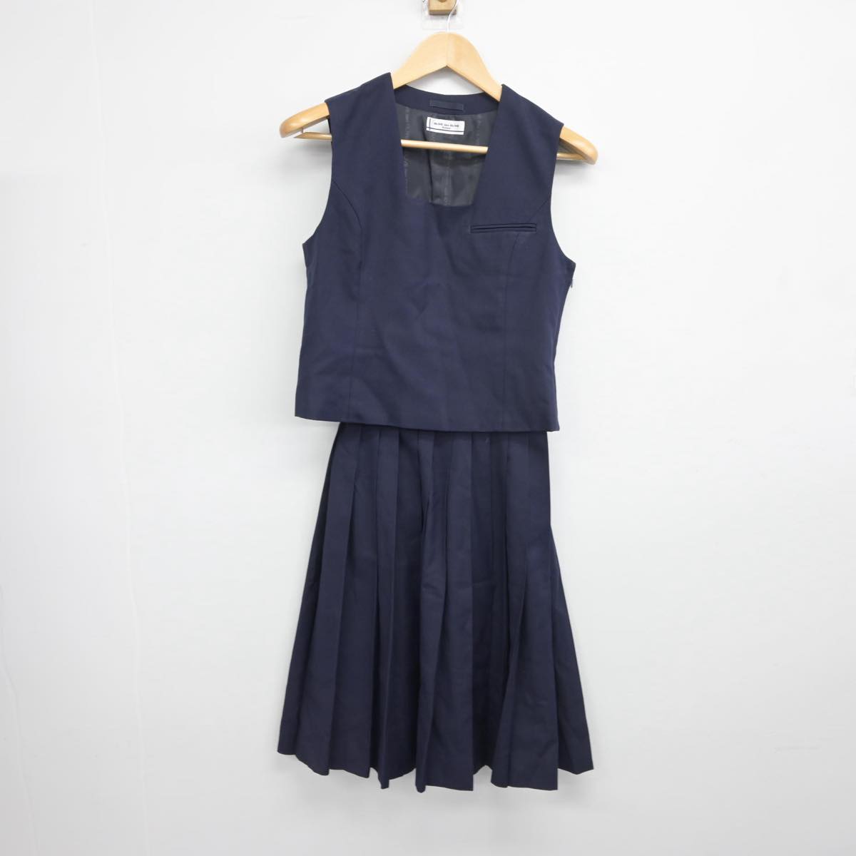 【中古】北海道 札幌市立陵陽中学校 女子制服 2点（ベスト・スカート）sf032343