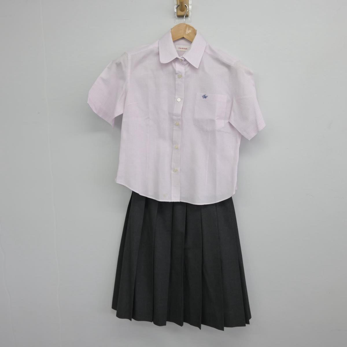 【中古】群馬県 群馬県立伊勢崎高等学校 女子制服 2点（シャツ・スカート）sf032384