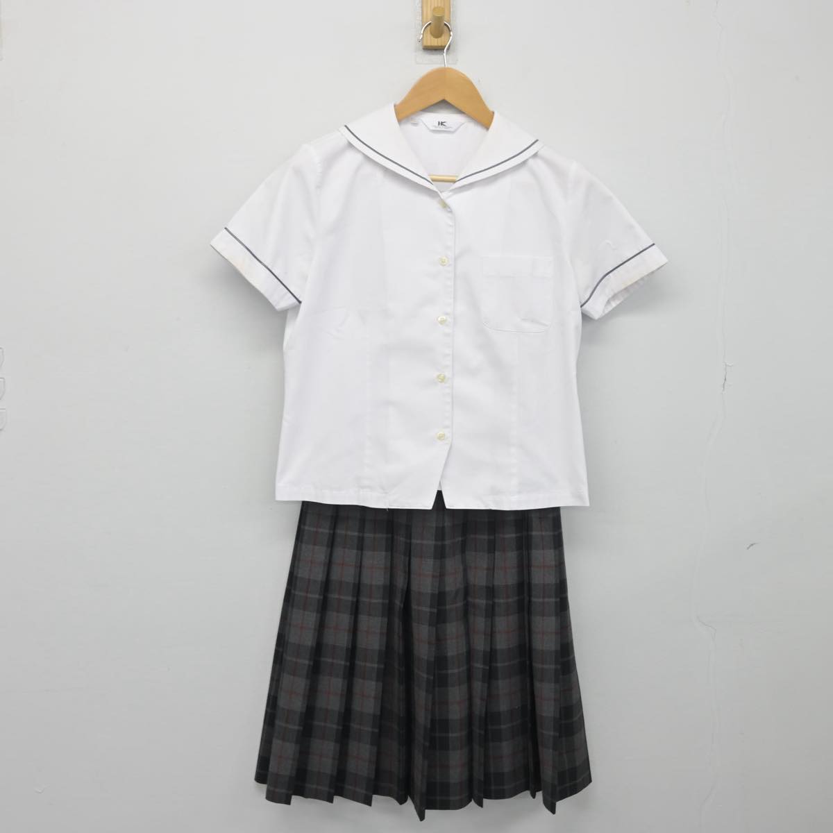 【中古】大阪府 梅花高等学校 女子制服 2点（シャツ・スカート）sf032409