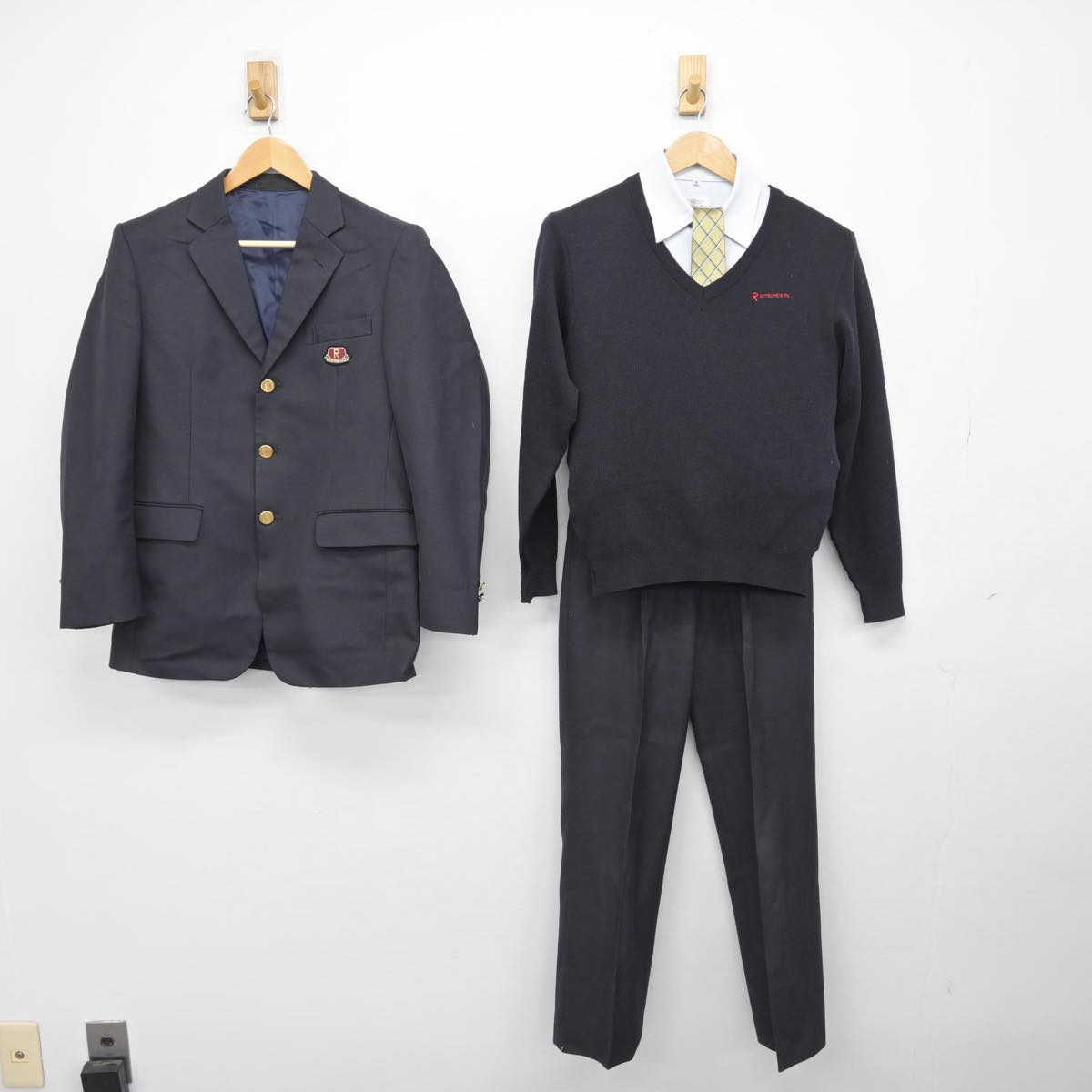 【中古】滋賀県 立命館守山中学校・高等学校 男子制服 6点（ブレザー・ニット・シャツ・ズボン）sf032432