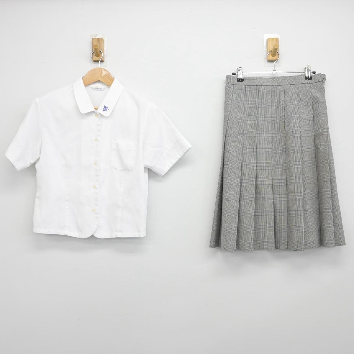 【中古】宮崎県 富島高等学校 女子制服 3点（シャツ・スカート）sf032447