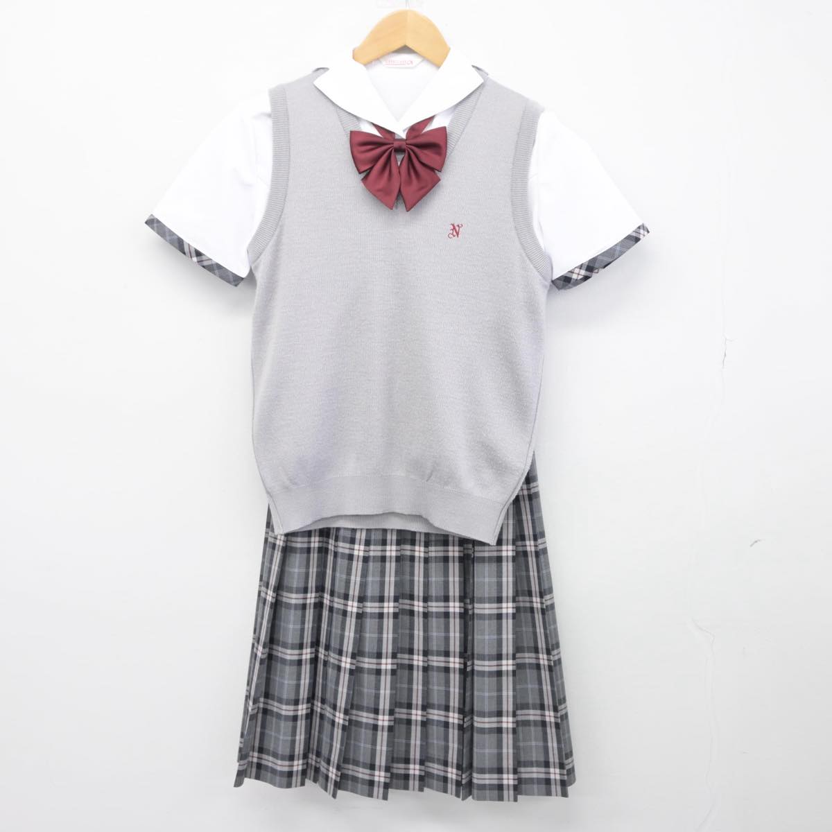 【中古】北海道 札幌日本大学高等学校 女子制服 4点（シャツ・ニットベスト・スカート）sf032479