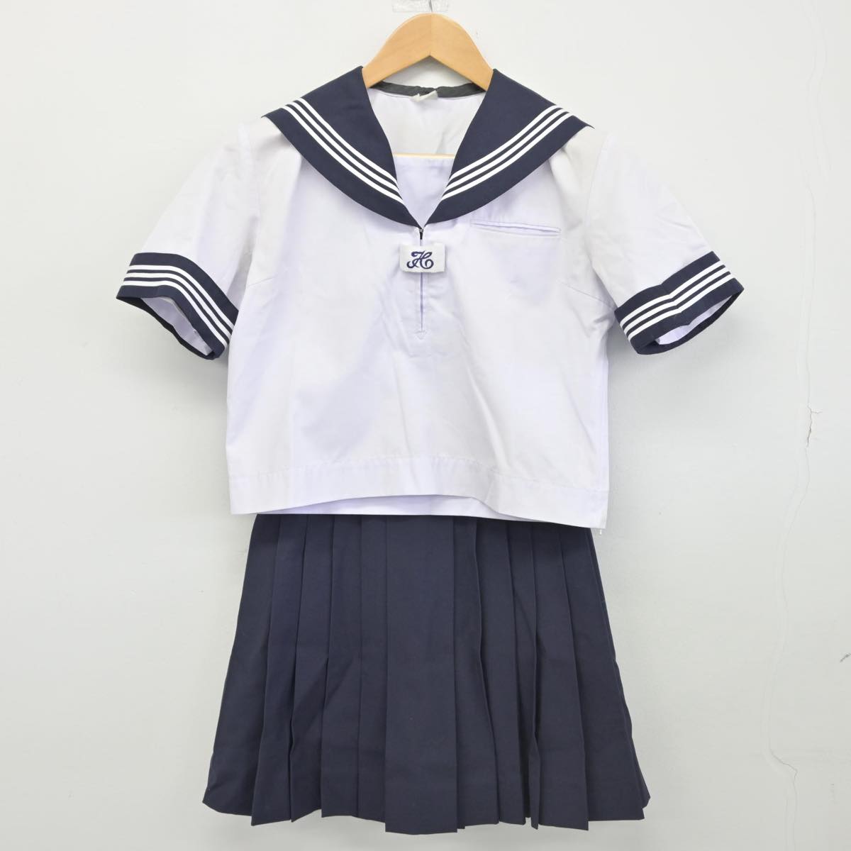 【中古】東京都 石神井中学校 女子制服 2点（セーラー服・スカート）sf032487