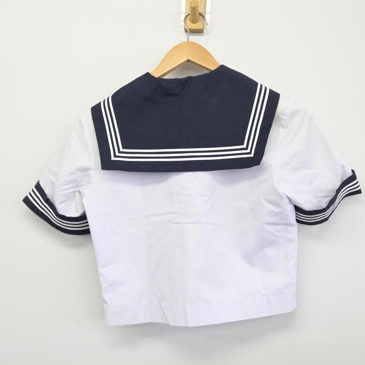 【中古】東京都 石神井中学校 女子制服 2点（セーラー服・スカート）sf032487