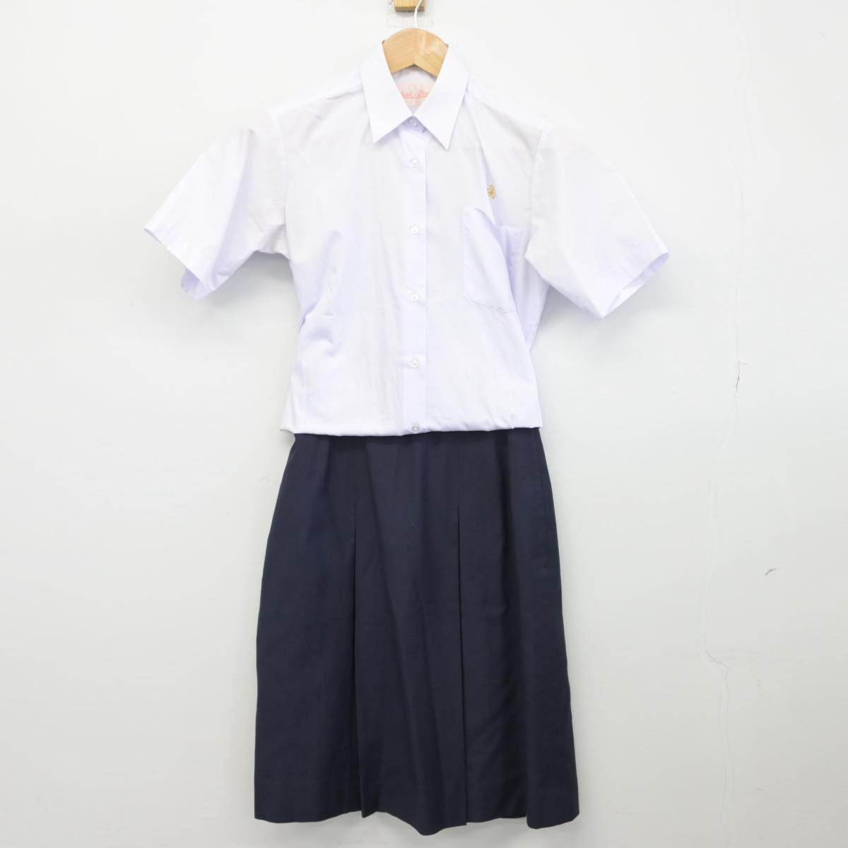 【中古】埼玉県 伊奈学園総合高等学校 女子制服 2点（シャツ・スカート）sf032504