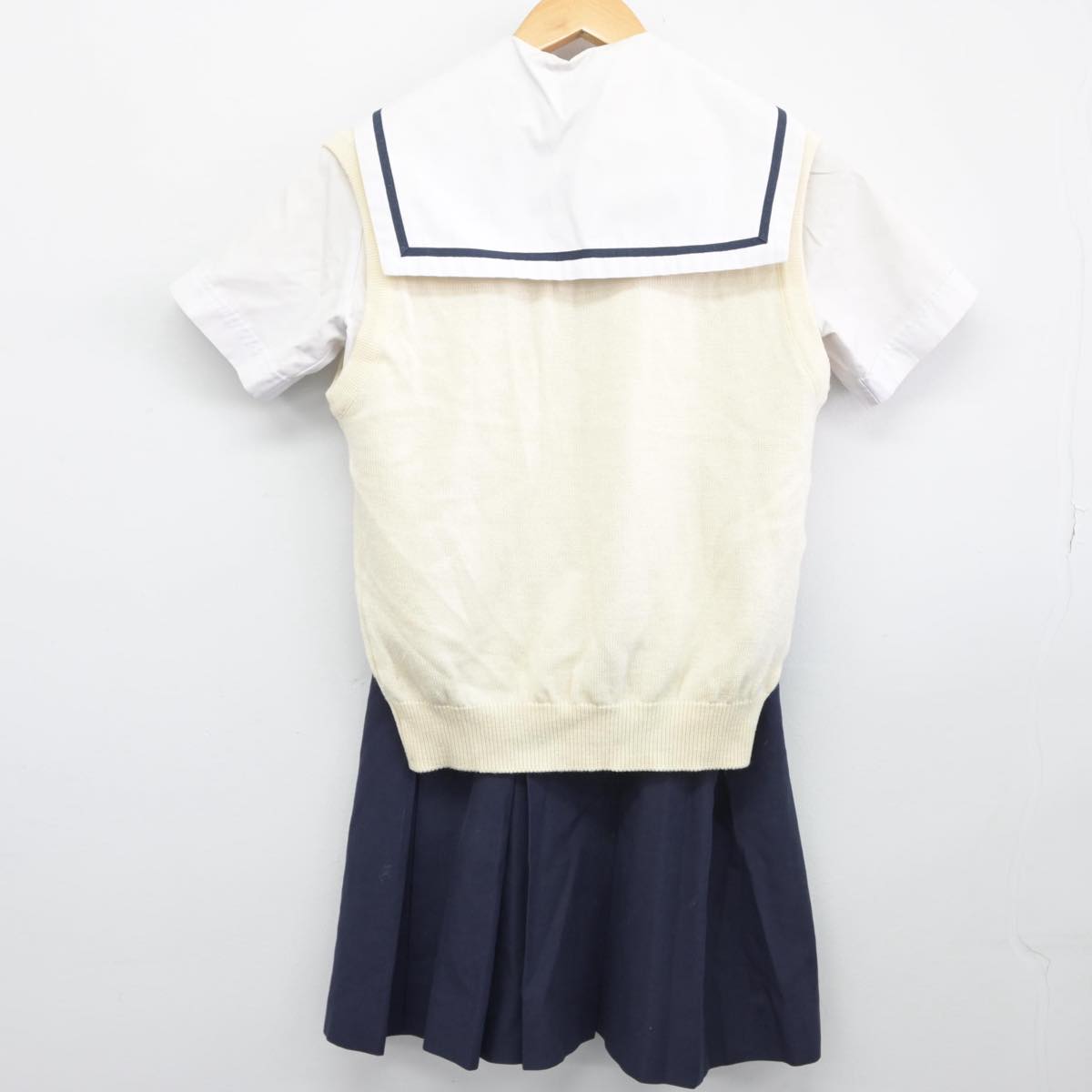 【中古】岡山県 一宮高等学校 女子制服 4点（ニットベスト・セーラー服・スカート）sf032540