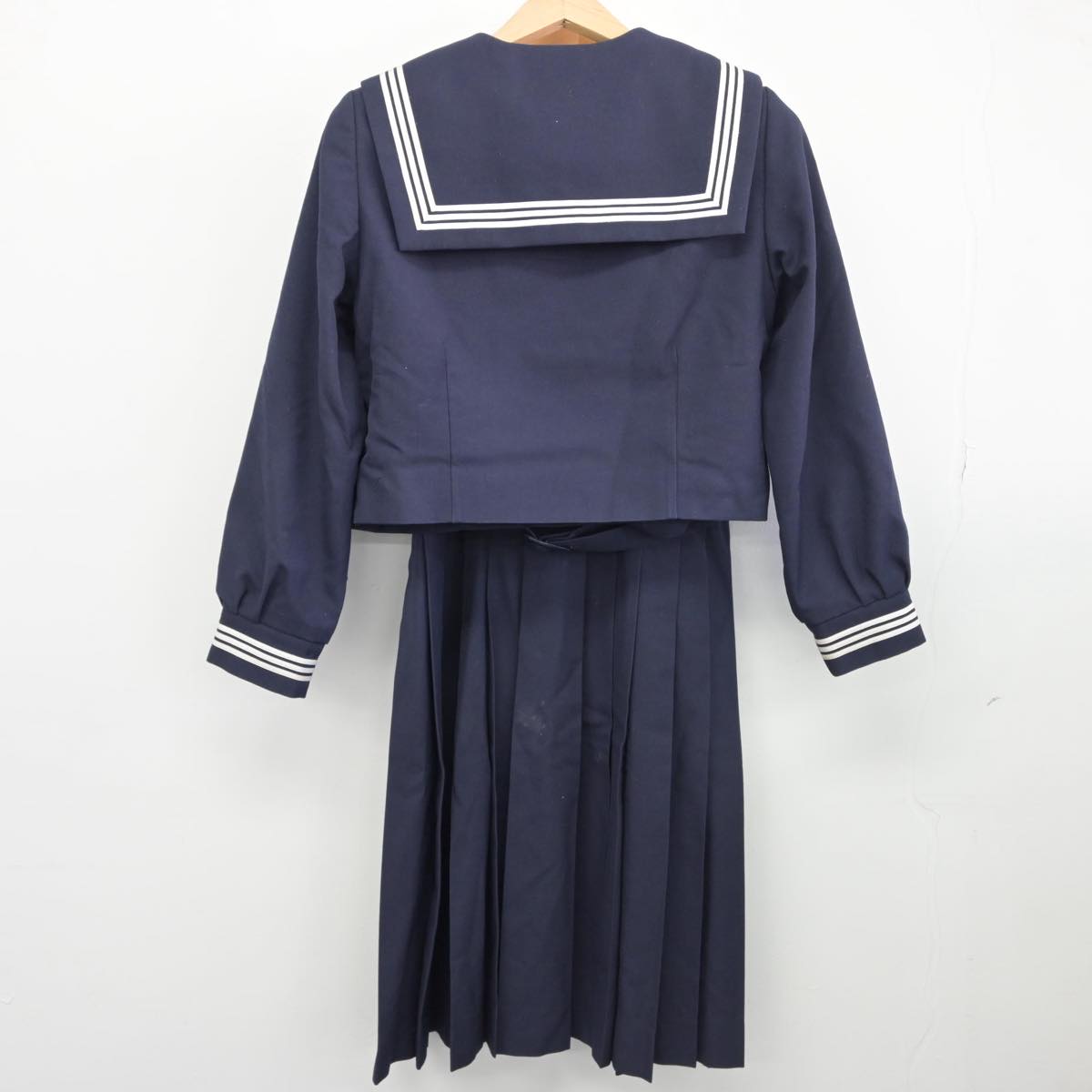 【中古】千葉県 常盤松中学校 女子制服 3点（セーラー服・ジャンパースカート）sf032554