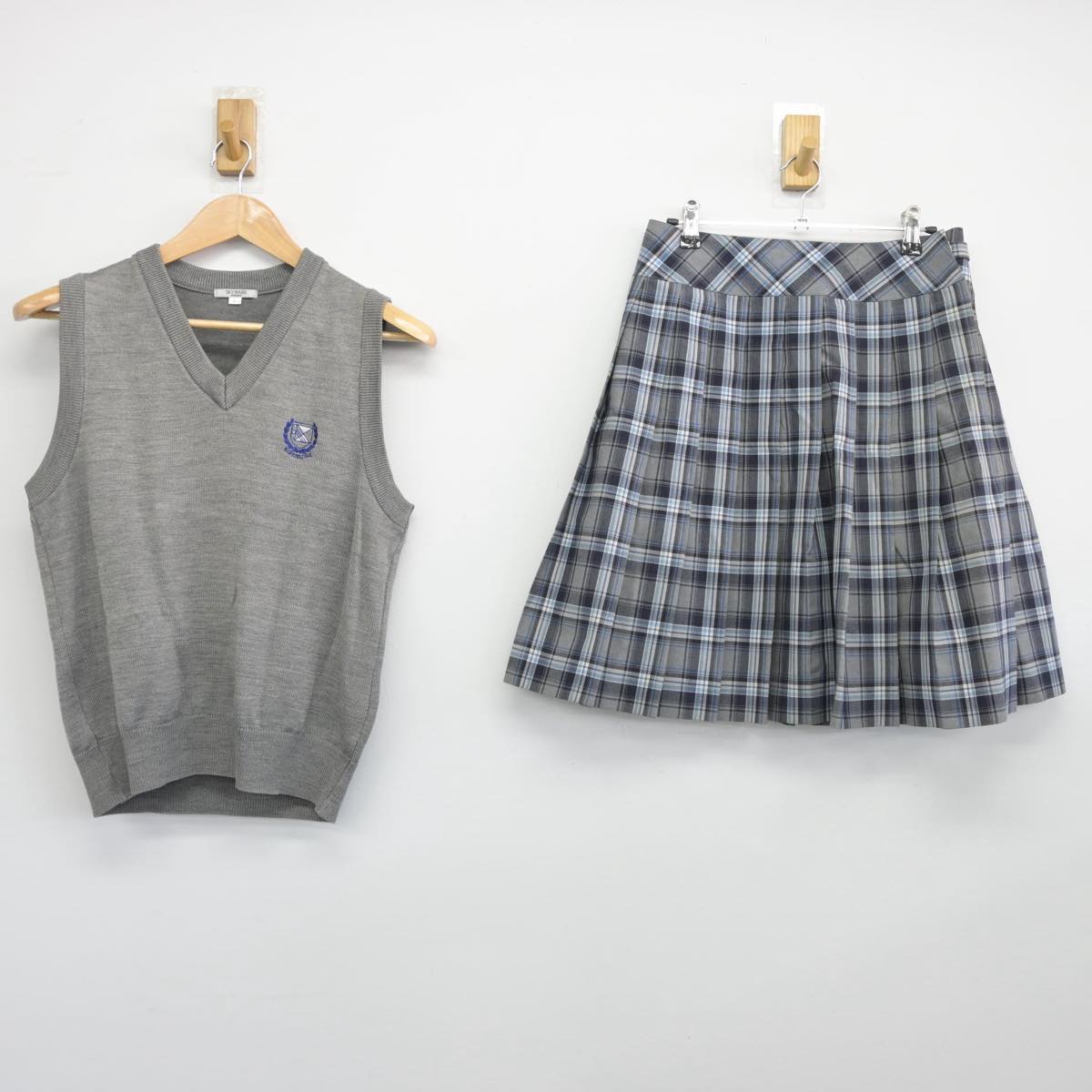 【中古】東京都 江北高等学校 女子制服 2点（ニットベスト・スカート）sf032555