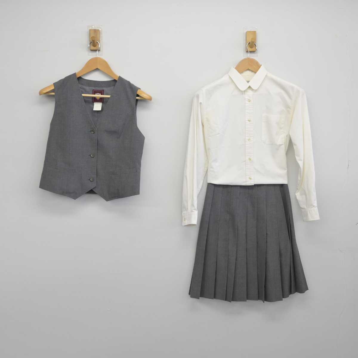 【中古】香川県 高松北高等学校 女子制服 3点（ベスト・シャツ・スカート）sf032576