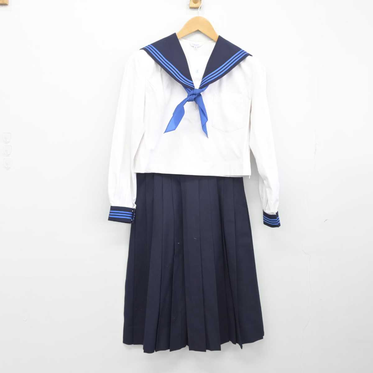 【中古】熊本県 東稜高等学校 女子制服 2点（セーラー服・スカート）sf032596